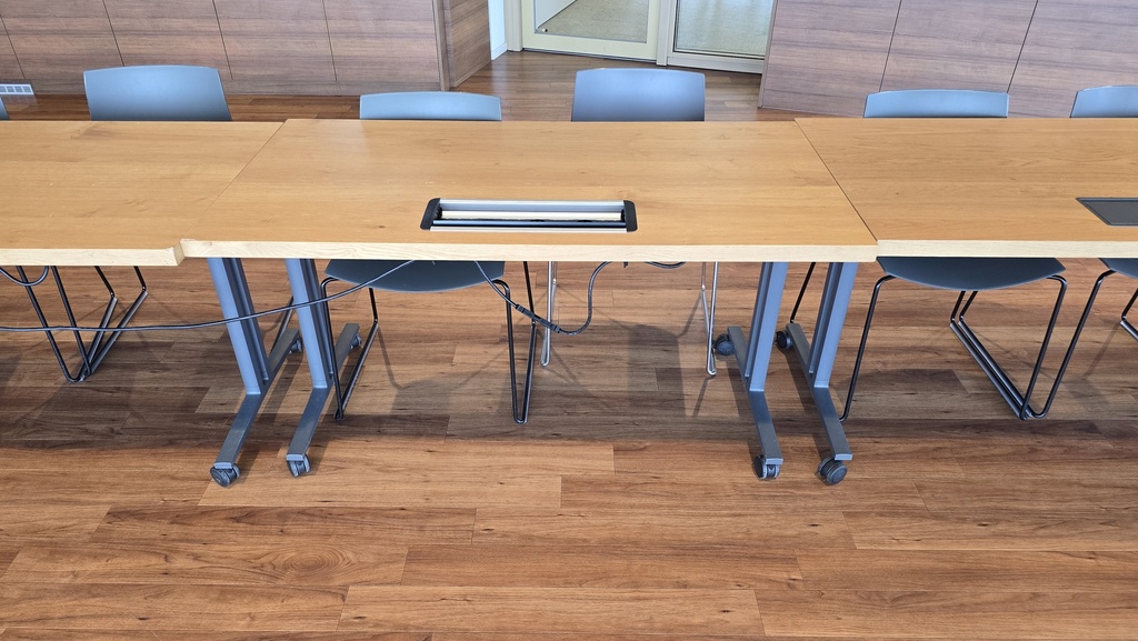 Desk Meeting Room (photo representation)