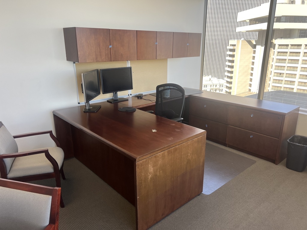 U-Shape Desk (square edge)