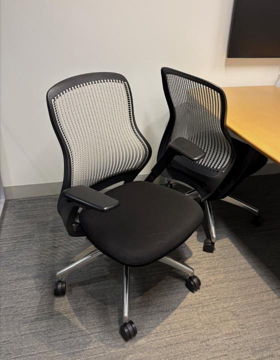 Knoll Generation Chair in Black