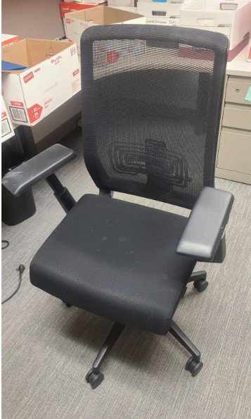 Black Mesh Task Chair