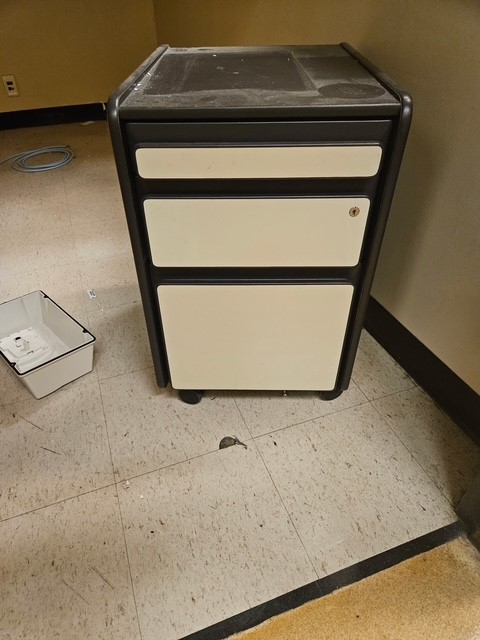 22" x 15" 3 Drawer Mobile Pedestal