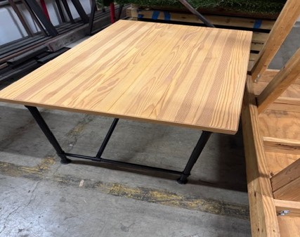 4’ wood table