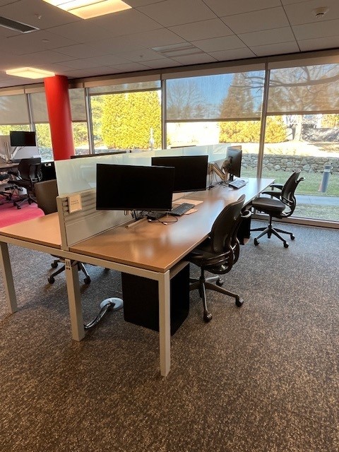 Workstation (Pod of 6 Desks)