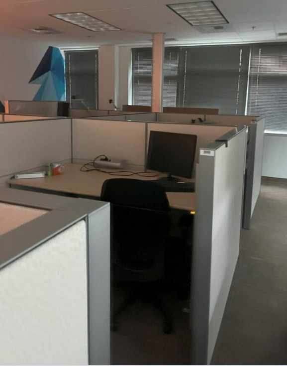 6X6 TEKNION WORKSTATION PANELS 54" H, WITH FRAMELESS GLASS