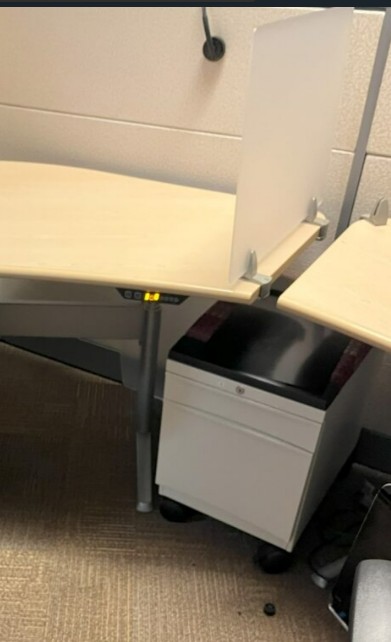PLEXIGLASS DESK TOP DIVIDERS