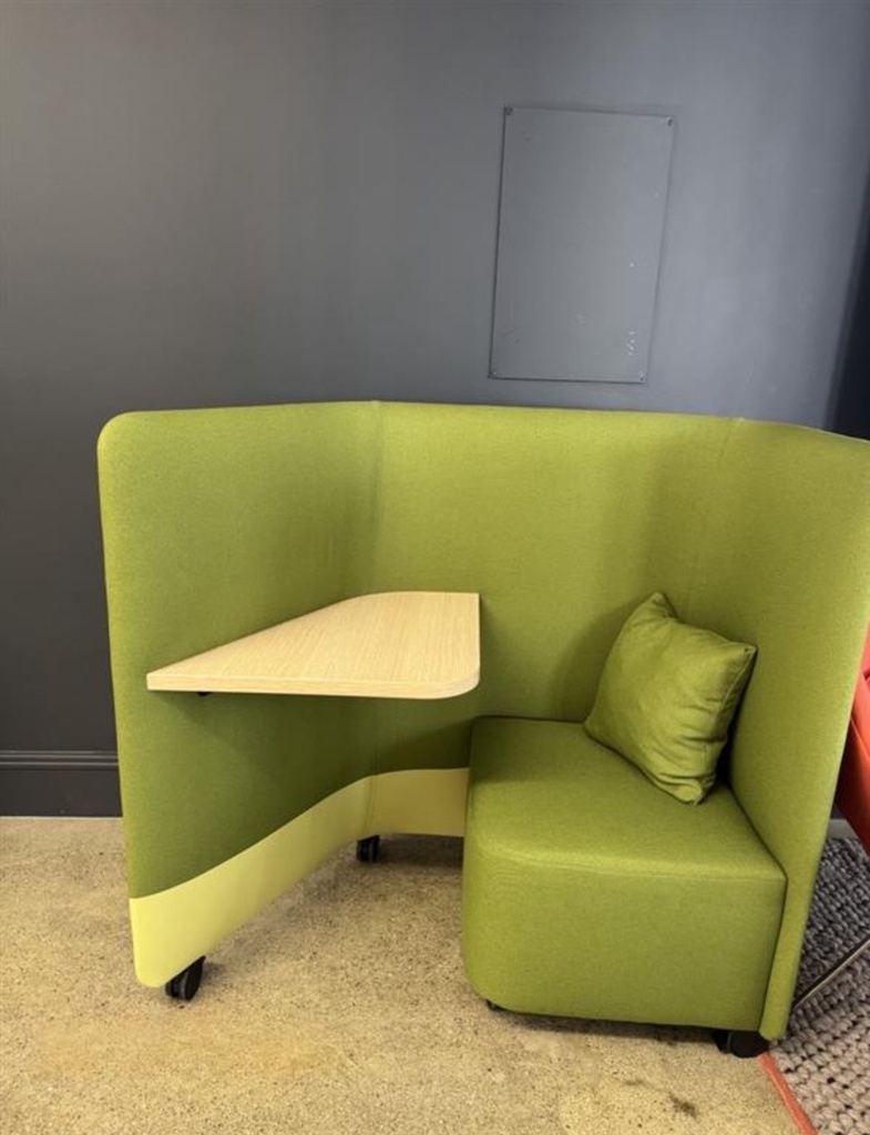 Andreu World Sofa Booth