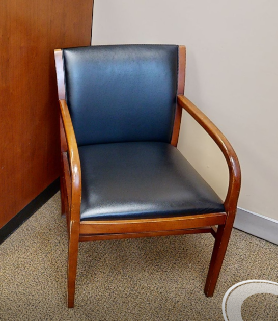 Guest chair with arms
