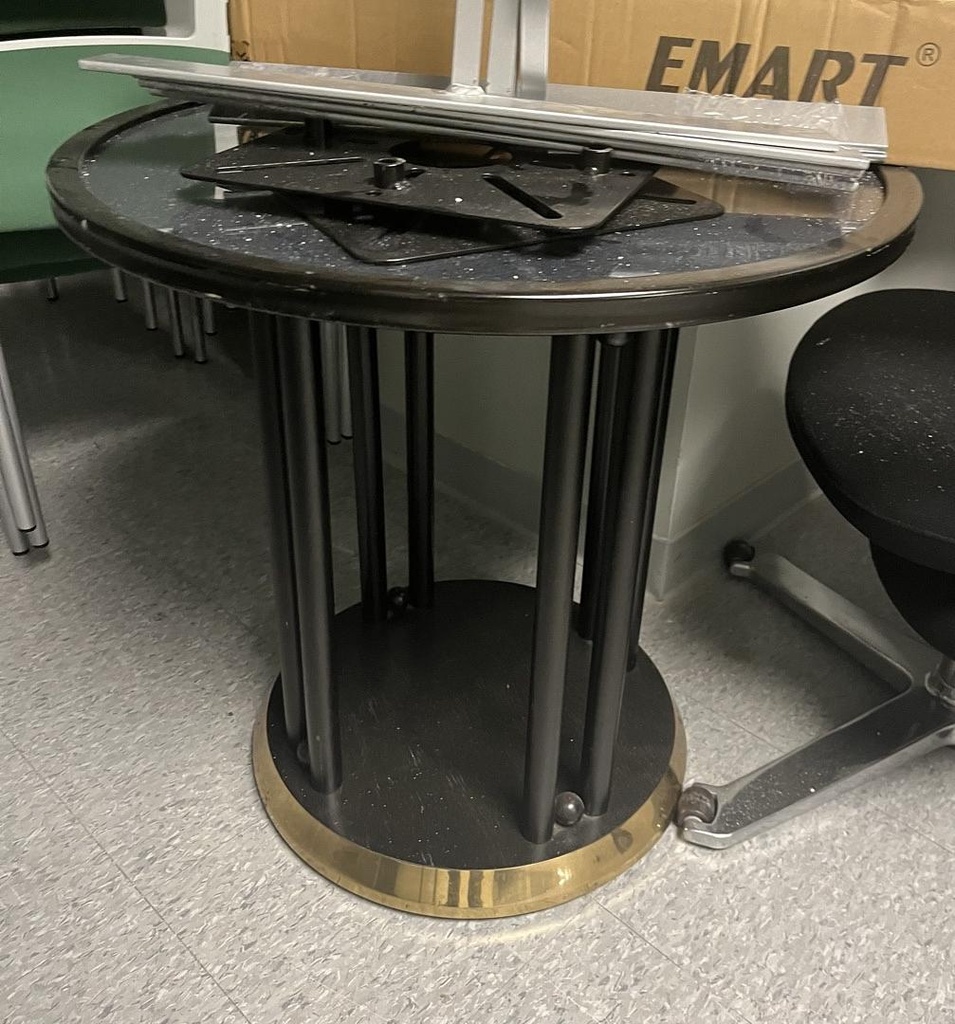 Black Glass Round Table