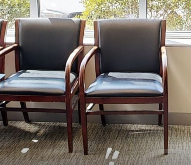 Black guest chair with arms