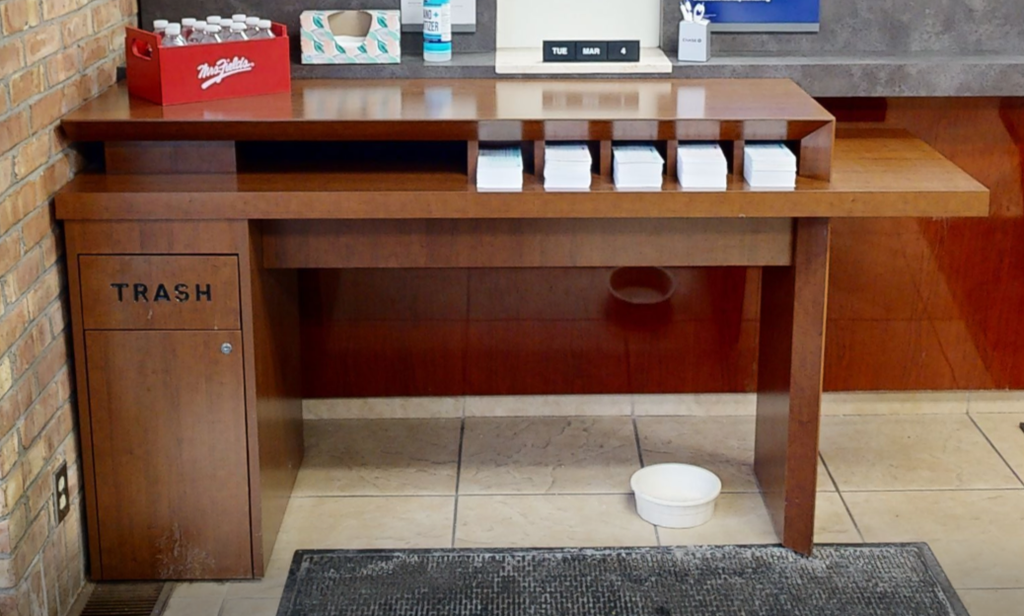Cheque desk