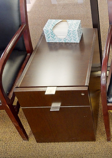 Small 2D lateral credenza