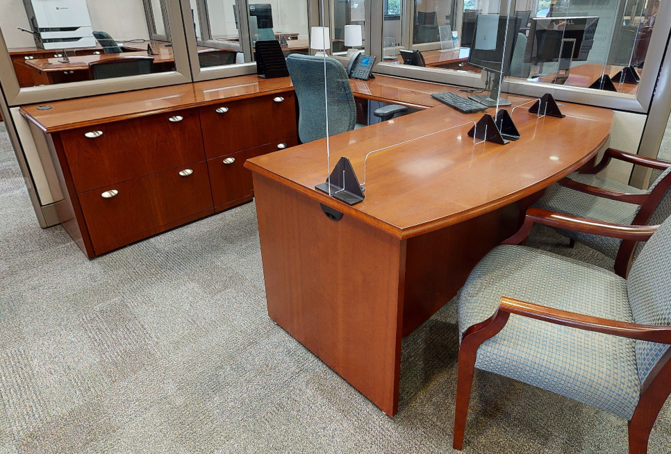 U-Shape Desk 2