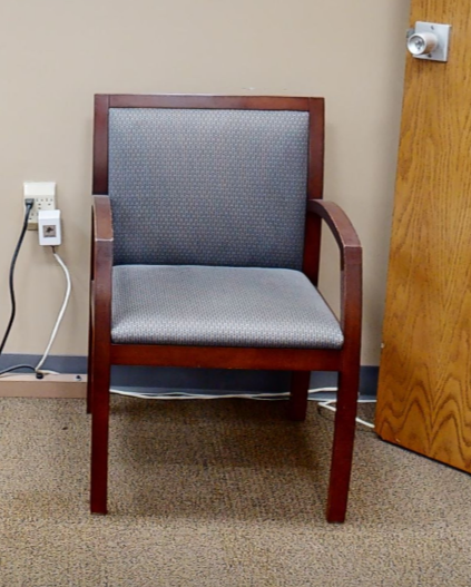 Grey guest chair with arms