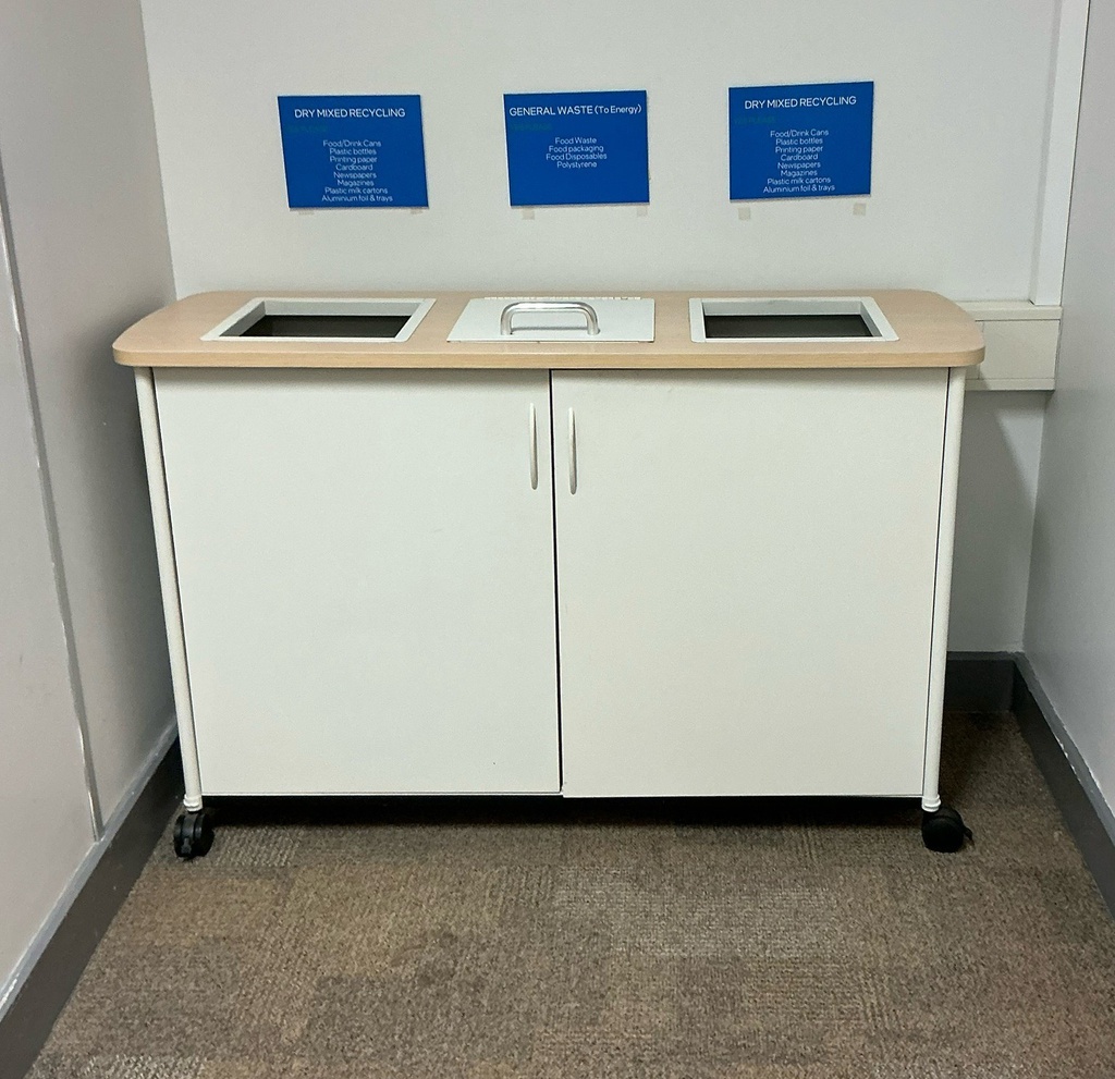 Recycling station
