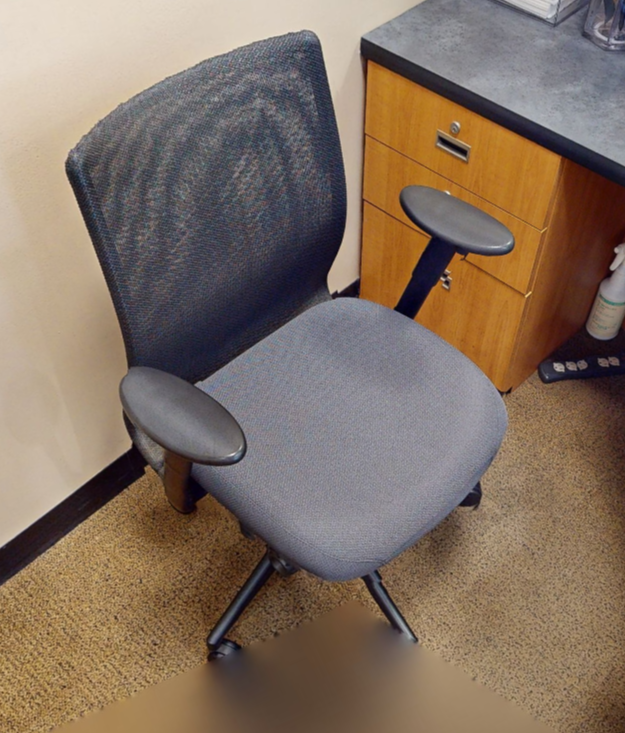 Task chair with arms