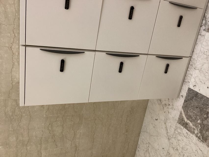 Lockers 18"W