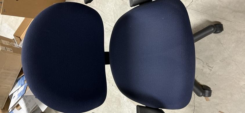 Task Chairs Blue w Arms