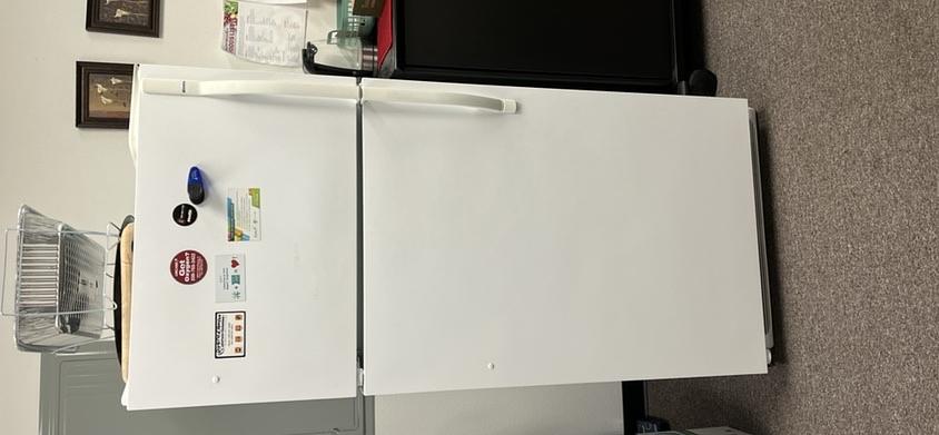 Refrigerator (No Ice Maker)