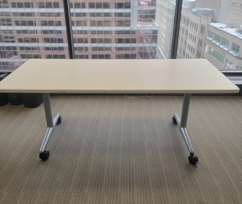 Akira table