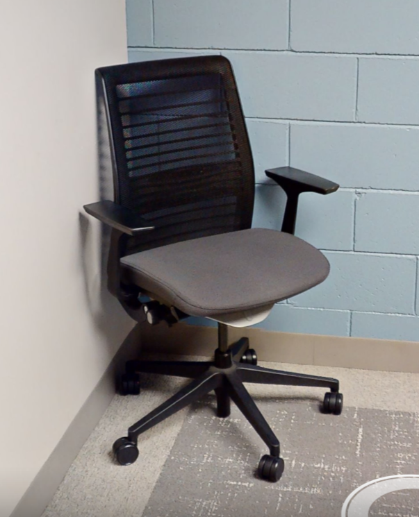 Task chair with arms