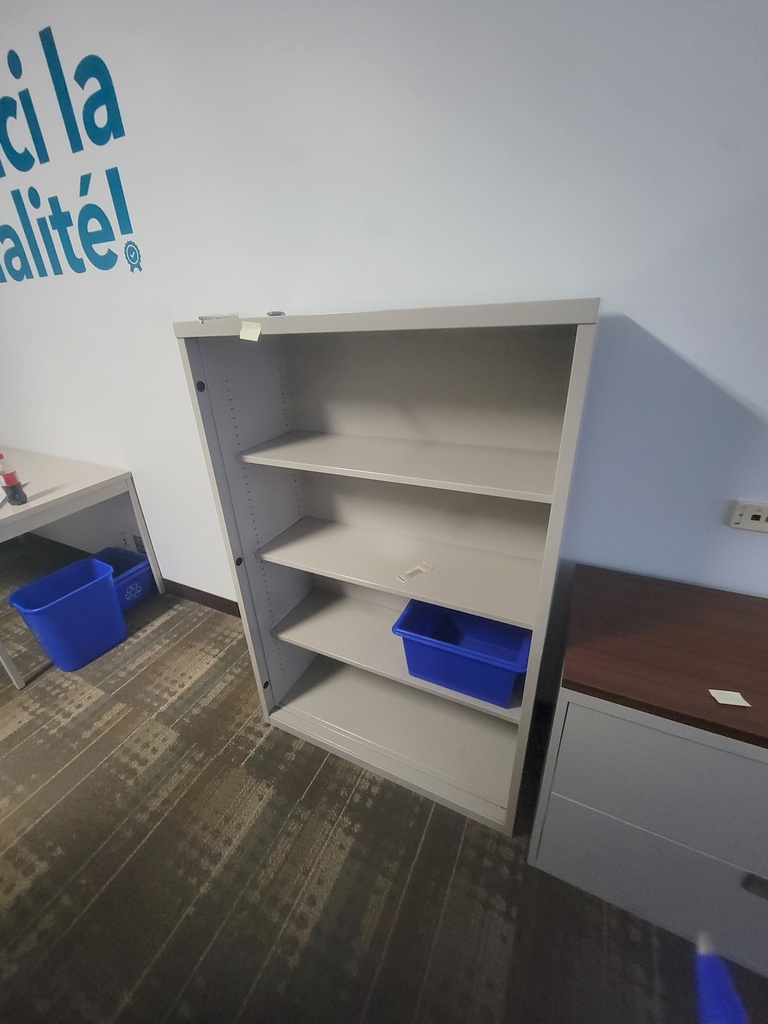 3 shelves cabinet