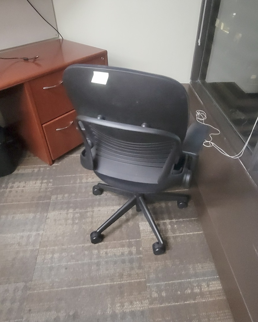 Black office chair 