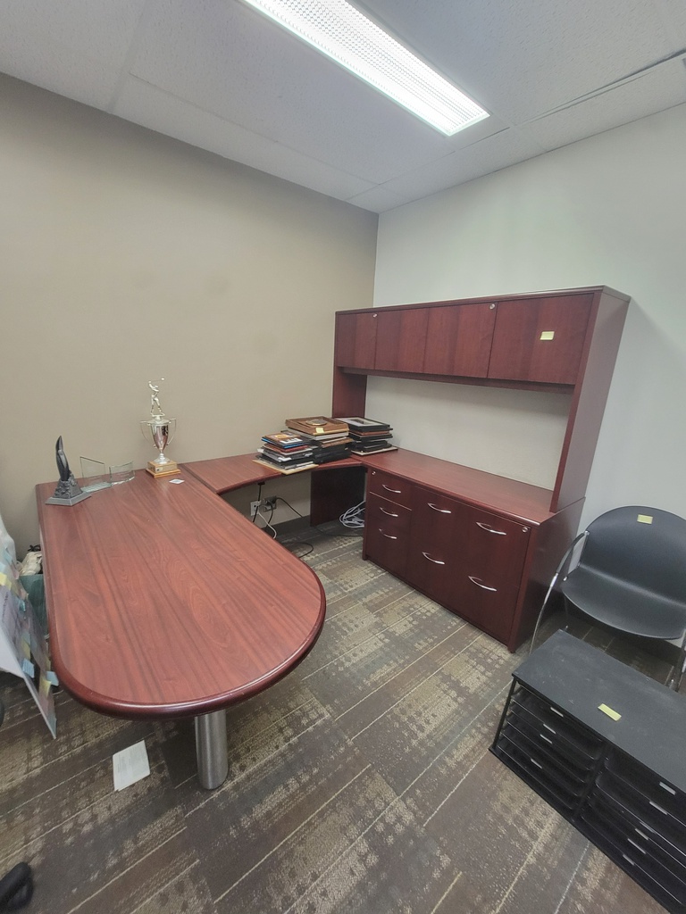U shape desk w/hoverhangin comp/wood