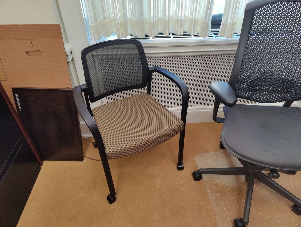 Rolling Guest Chair