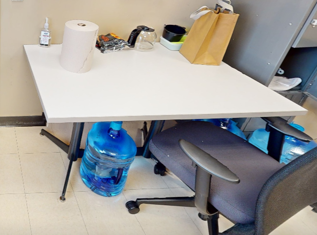 Square wht break table