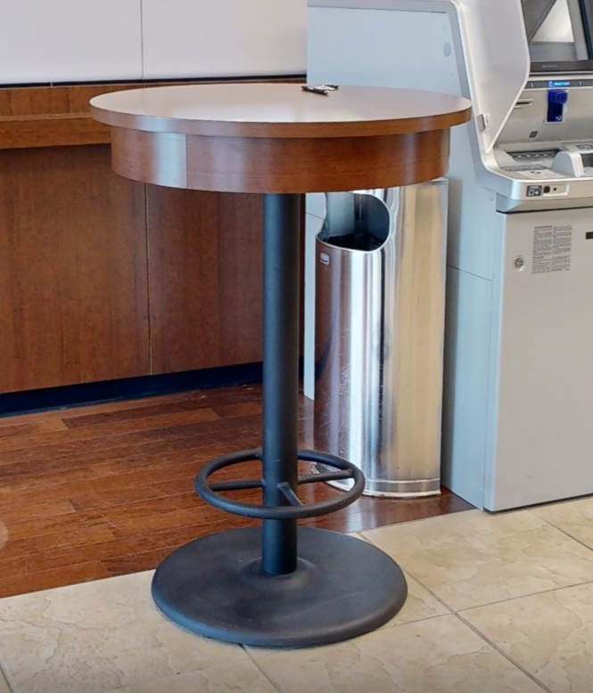 Standing round lab table