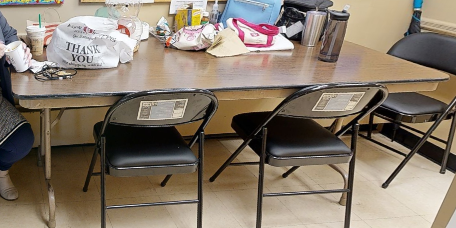 Rectangle folding table