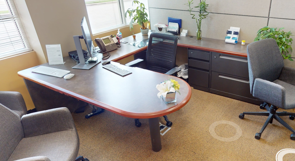 U-shaped desk