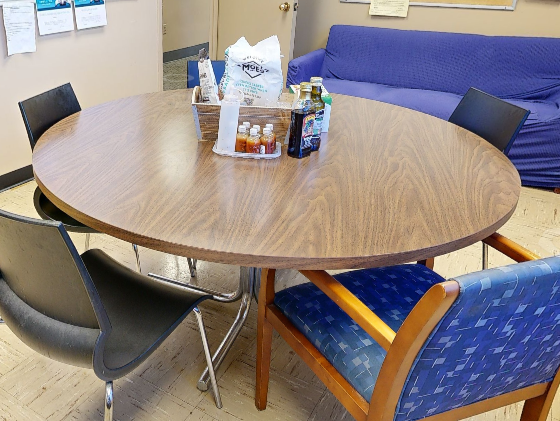 Round meeting table