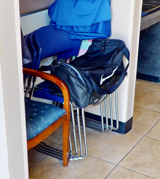 Stacking chair