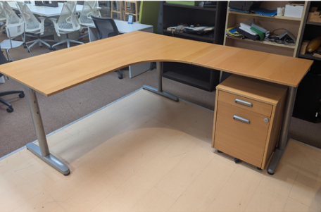 Maple Corner Desk (representative photo)