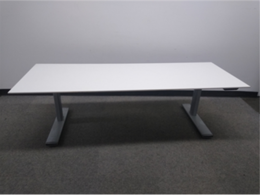 Steelcase White 82x30” w/ Steelcase Elec