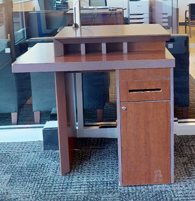 Small cheque desk