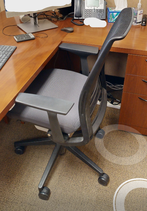 Task chair with arms