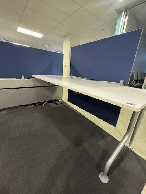 STEELCASE WORKSTATION W/SPINE SUPPORT &amp; SCREEN &amp; 6' SURFACE