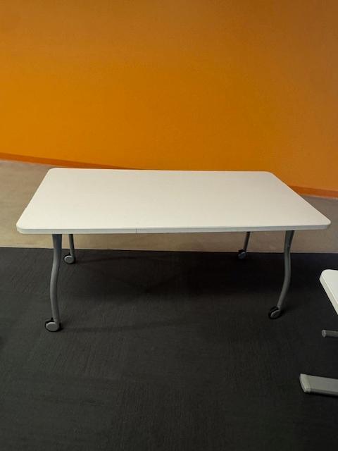 5' ROLLING TABLE