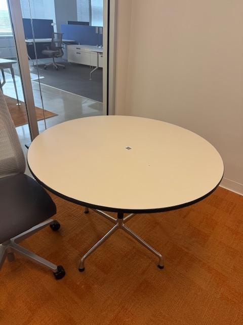42" ROUND TABLE