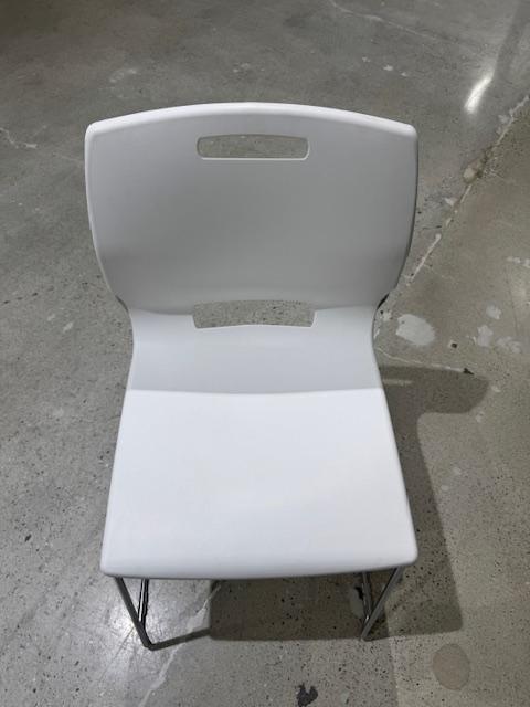 WHITE IZZY CHAIR