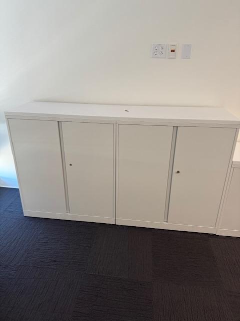 (2) STORAGECABINET WITH 6' TOP