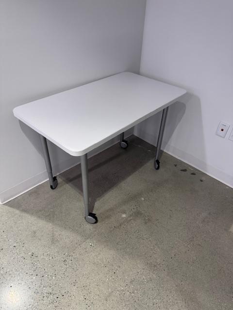 42" MOBILE TABLE