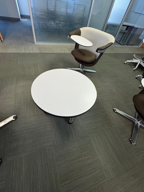 30" ROUND TABLE