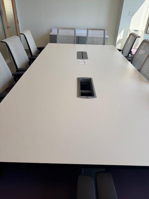 10'x5' CONFERANCE TABLE