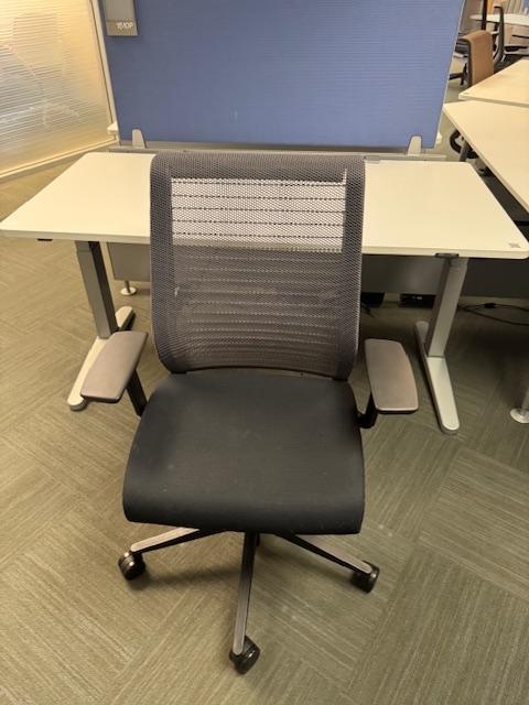 GREY/BLACK THINK CHAIR
