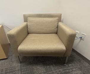 Caucus lounge chair