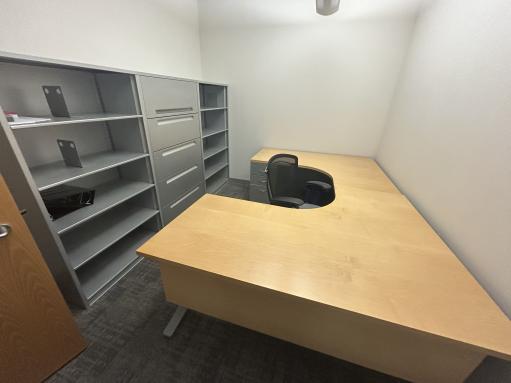 66" x 108" x 29" Associate's adjustable desk -left ped