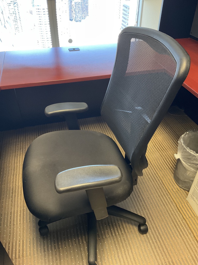 DESK CHAIR